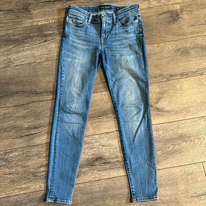 Lucky Brand ankle jeans.